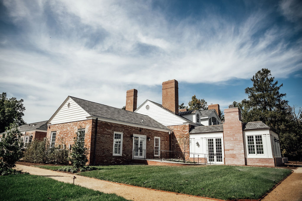 Meshewa Estate at Turner Farm in Indian Hill Traditional House