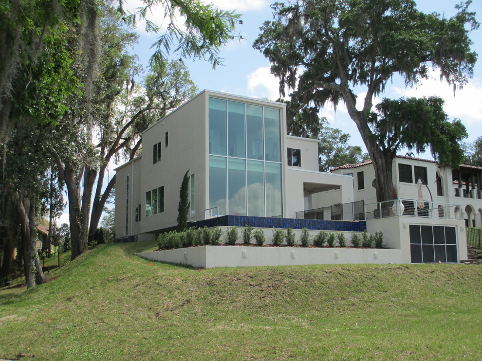 This is an example of a contemporary house exterior in Jacksonville.