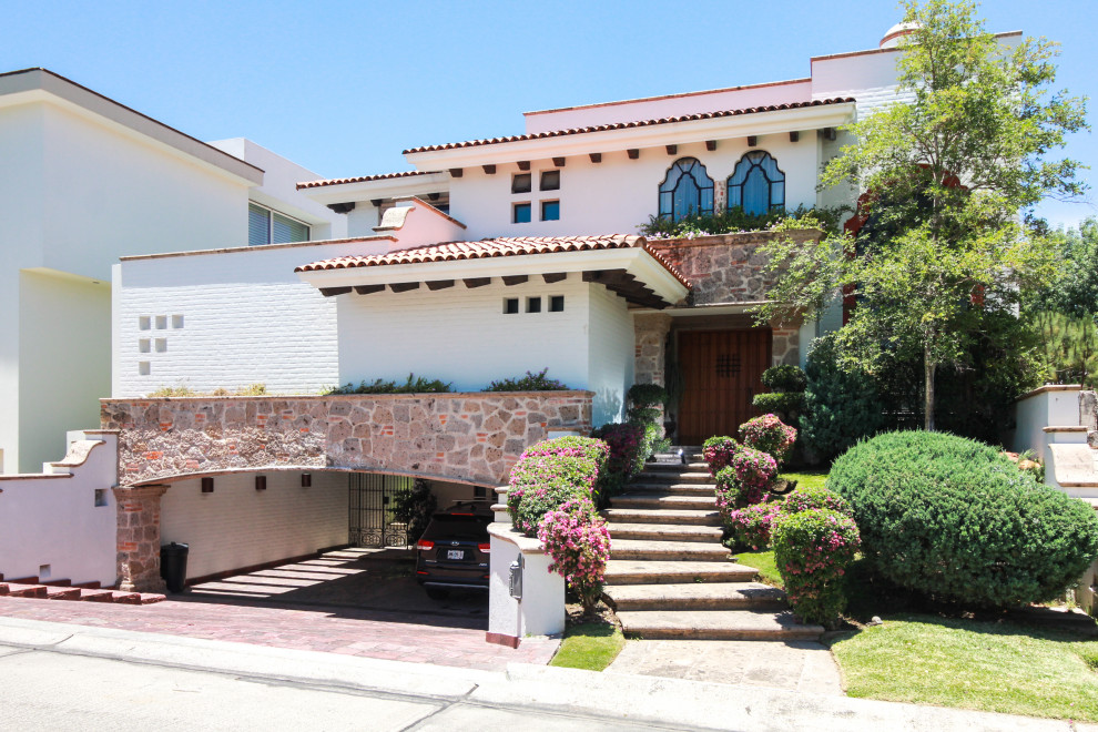 Mexico contemporaneo Southwestern Exterior Mexico City by