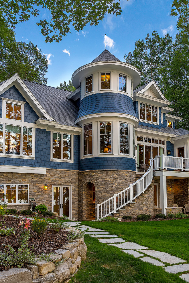 This is an example of a traditional house exterior in Grand Rapids.