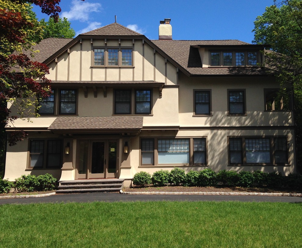 Design ideas for a traditional house exterior in New York.