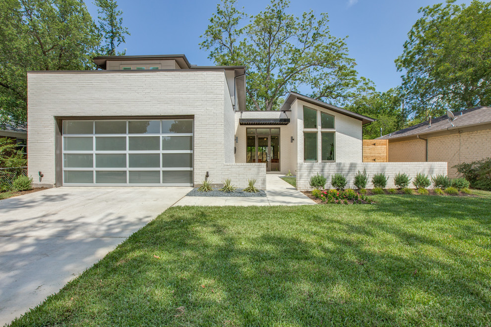 Midway Hollow Dallas, TX Modern Exterior Dallas by Keen Homes