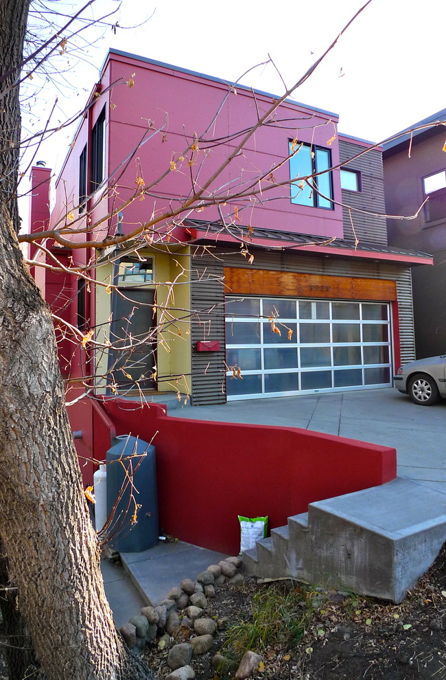Inspiration for a contemporary house exterior in Edmonton.