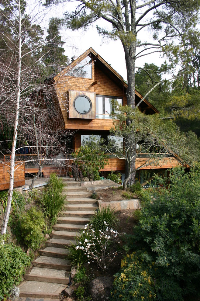 Пример оригинального дизайна: деревянный дом в стиле модернизм