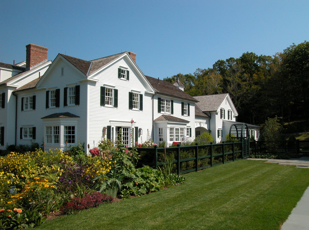 Cottage exterior home photo in New York