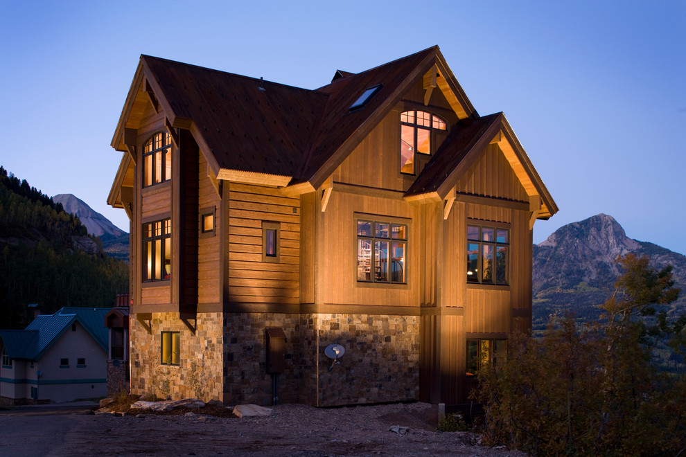Mountain style exterior home photo in Albuquerque