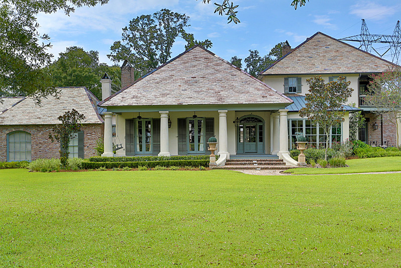 Traditional exterior home idea in New Orleans