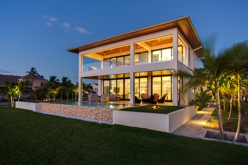 Свежая идея для дизайна: дом в морском стиле - отличное фото интерьера