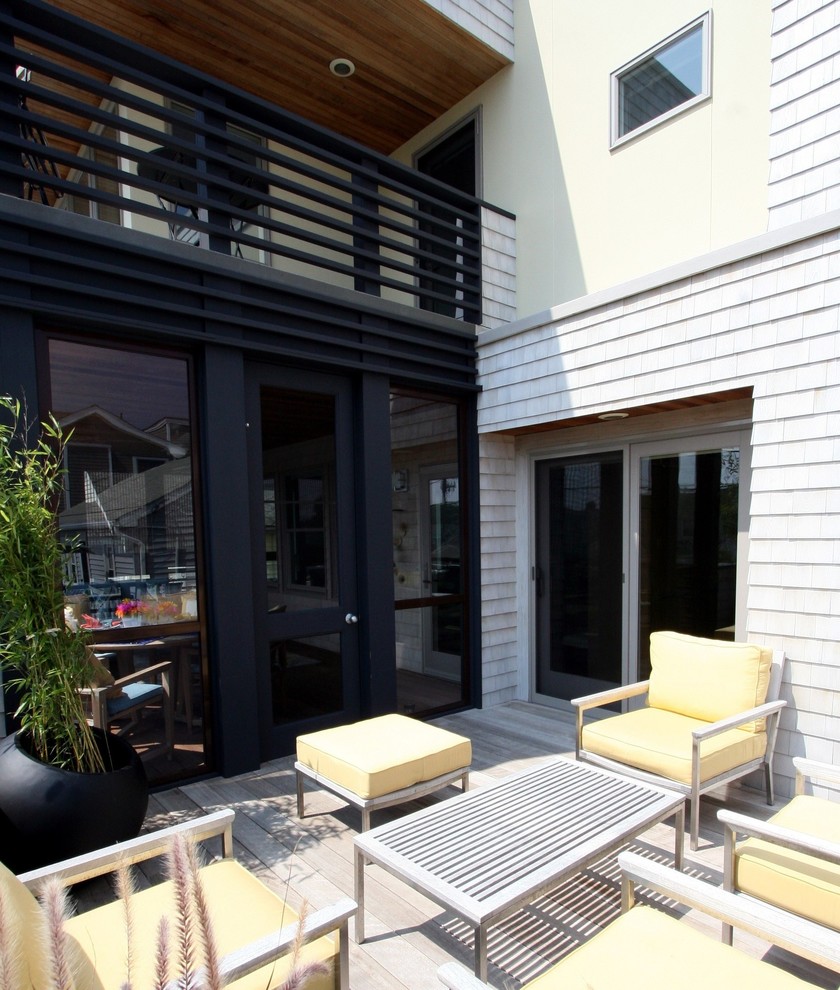 Modern Beach House Long Beach Island, NJ Moderne Façade New York par LOMER & MEGGITT