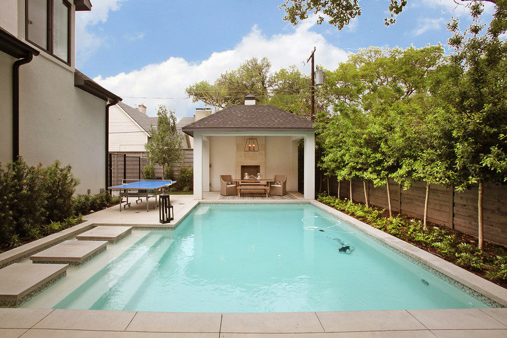 Large modern swimming pool in Dallas.