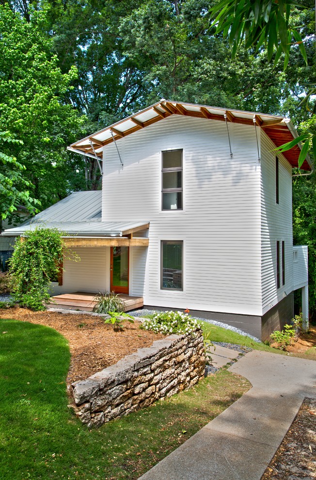 Contemporary exterior home idea in Atlanta