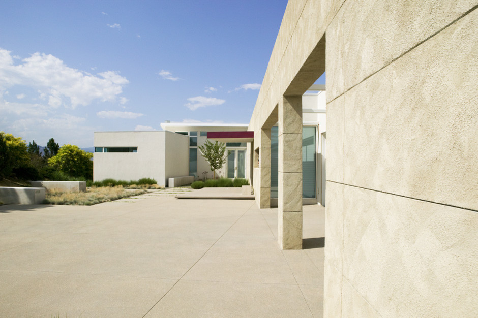 Photo of a modern house exterior in Denver.
