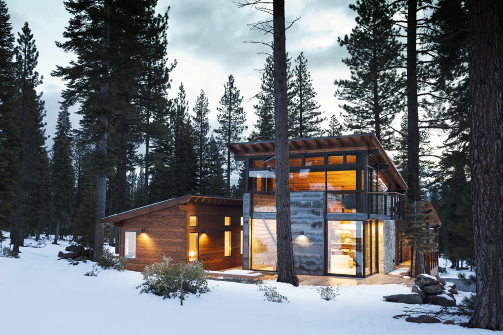 Источник вдохновения для домашнего уюта: деревянный дом в стиле рустика с односкатной крышей