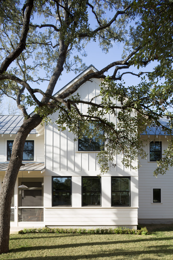 Cottage exterior home photo in Austin