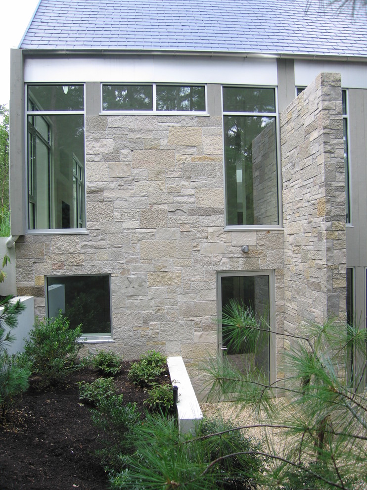 This is an example of a contemporary house exterior in New York.