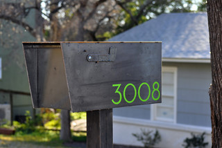 Resultado de imagen de buzon exterior diseño  Modern mailbox, House  numbers, Signage design