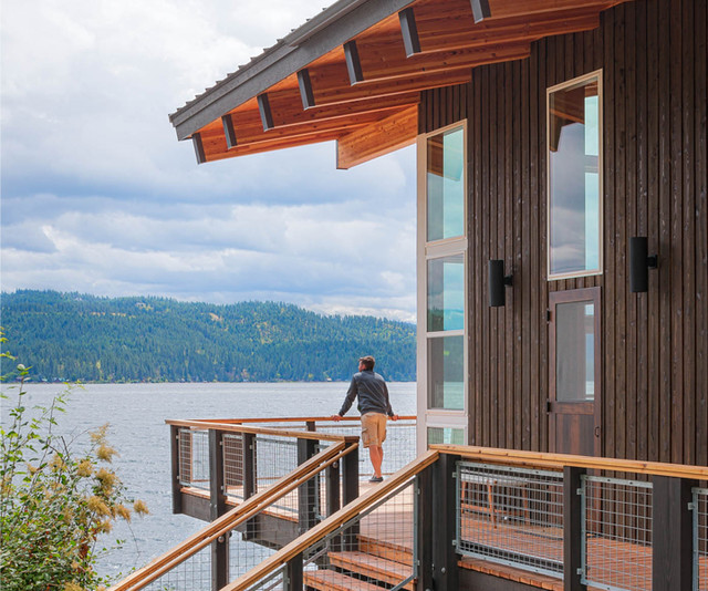 Modern Lake Cabin with Rustic details Moderne Façade Seattle