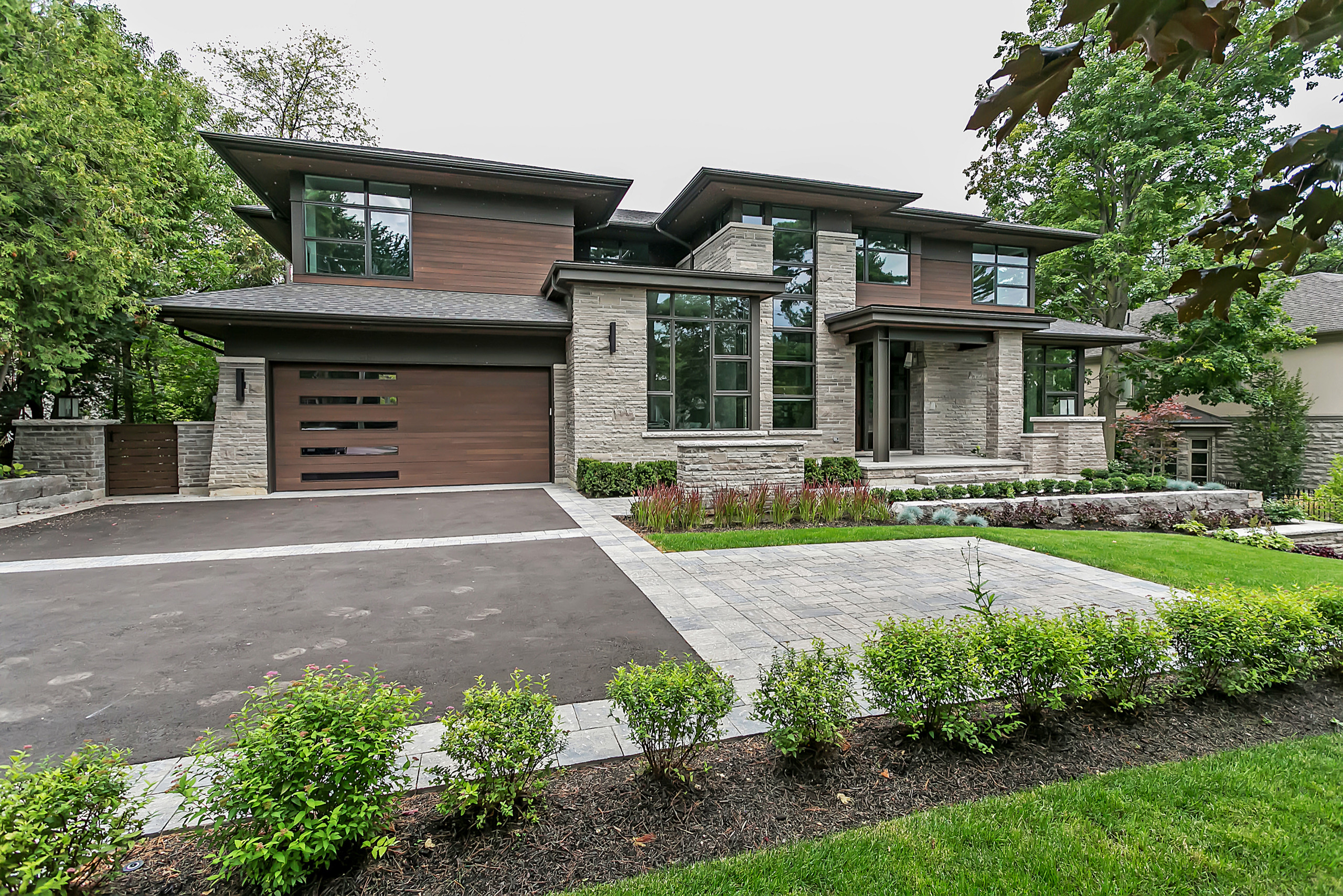 Featured image of post Modern House Front Tiles Design / Smooth horizontal wood panels gain a contemporary.