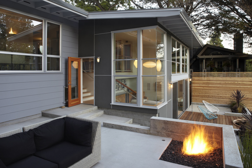 Mid-century modern gray exterior home photo in San Francisco