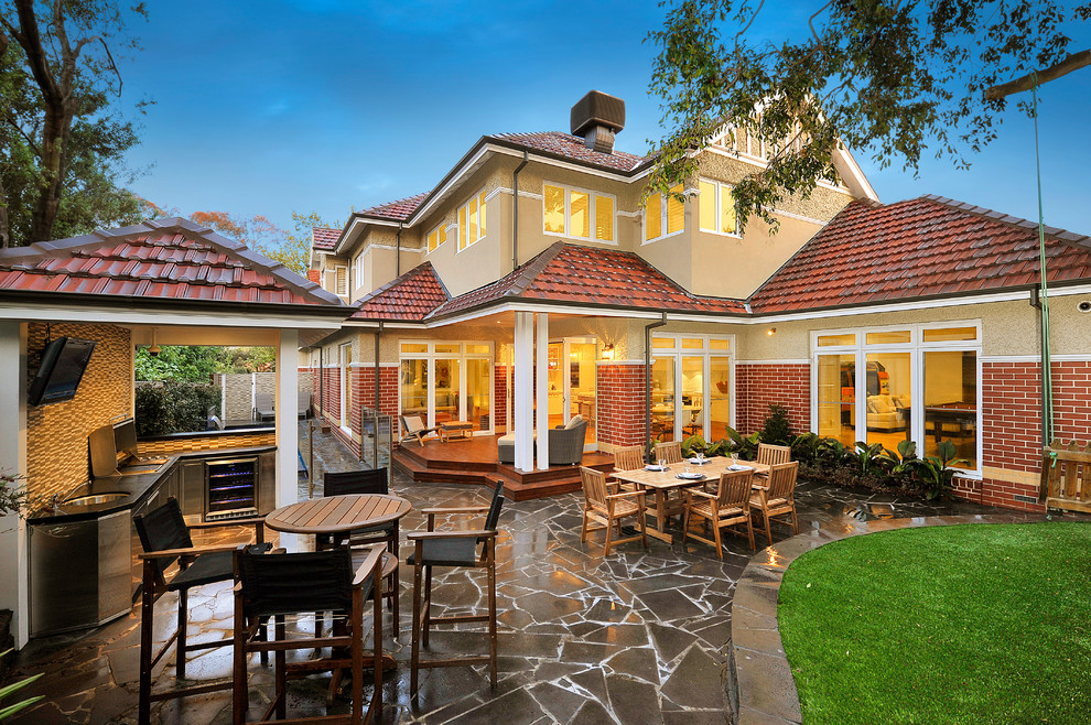 Design ideas for a classic house exterior in Sydney.