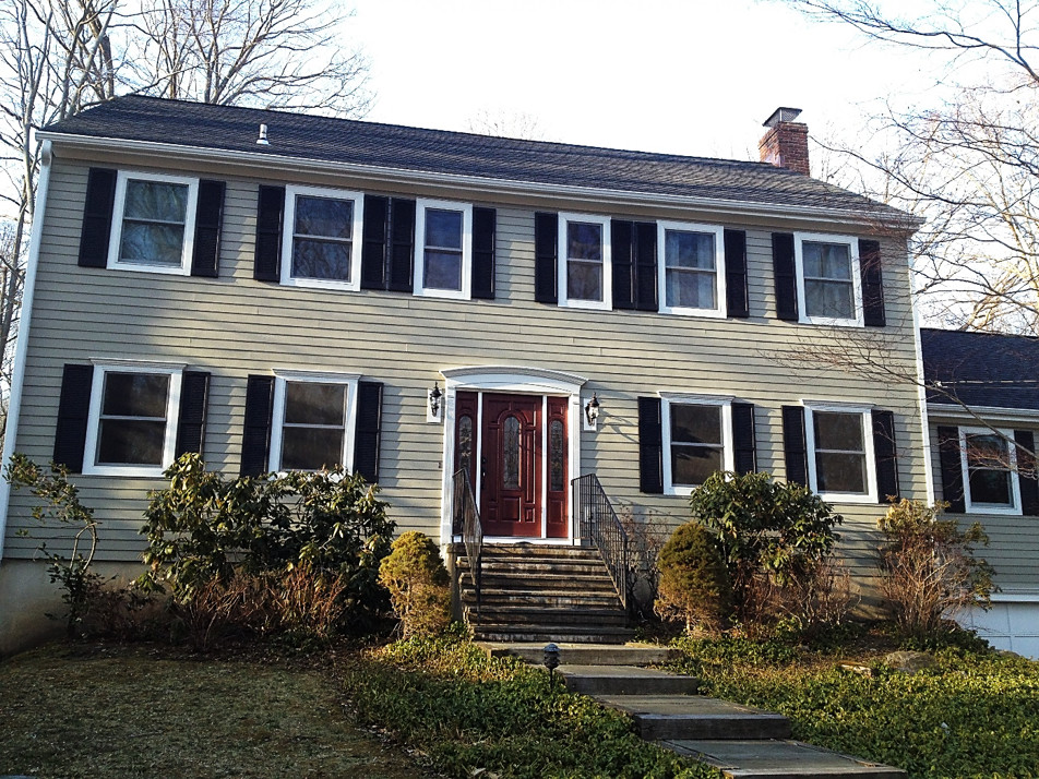 Monterey Taupe Cedarmill HardiePlank, Moire Black Landmark AR Shingled