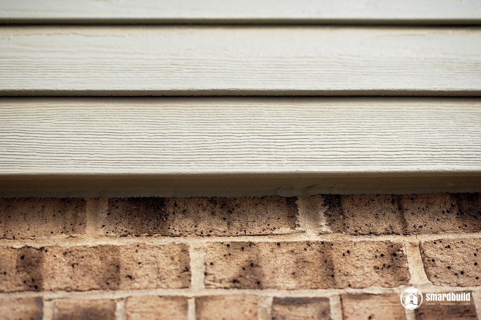 Monterey Taupe James Hardie siding 4'' exp. Smooth Finish Traditional