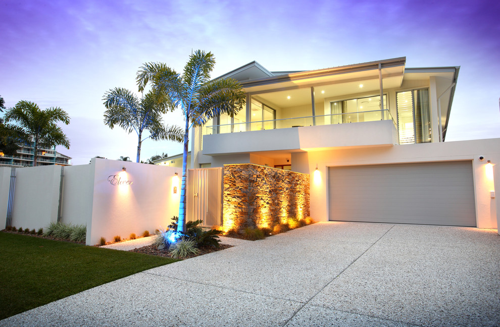 Contemporary two-story exterior home idea in Brisbane