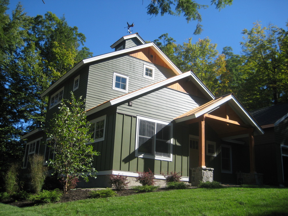 Traditional exterior home idea in New York