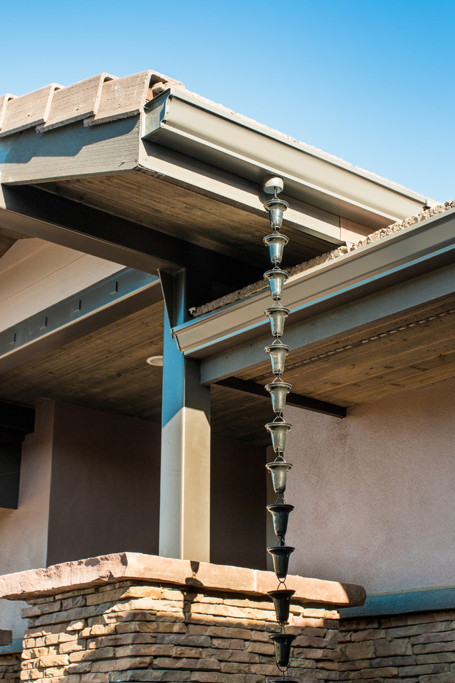 フェニックスにある低価格の中くらいなコンテンポラリースタイルのおしゃれな家の外観 (コンクリート繊維板サイディング) の写真