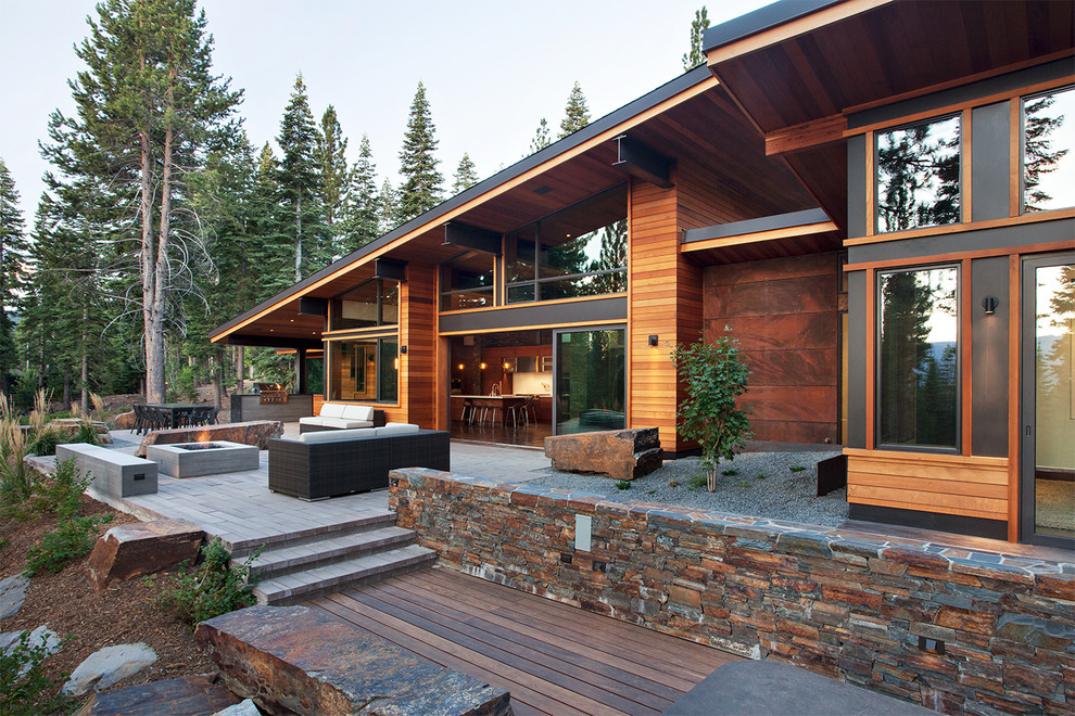 Стильный дизайн: деревянный, коричневый дом в современном стиле - последний тренд