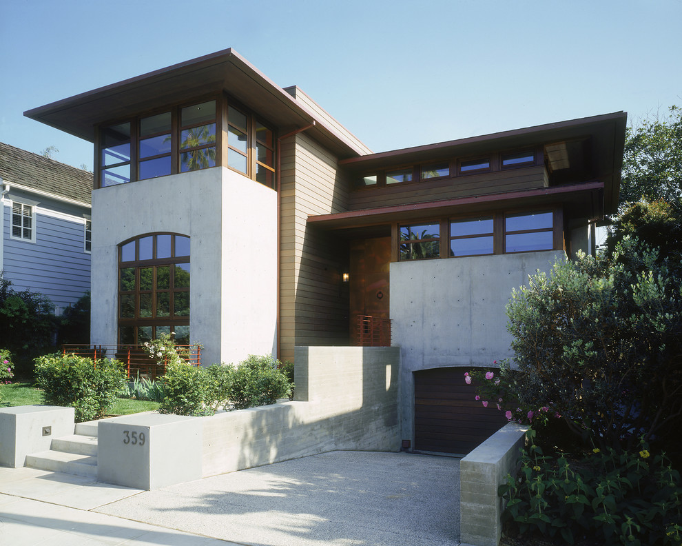 Haus mit Mix-Fassade und grauer Fassadenfarbe in San Diego