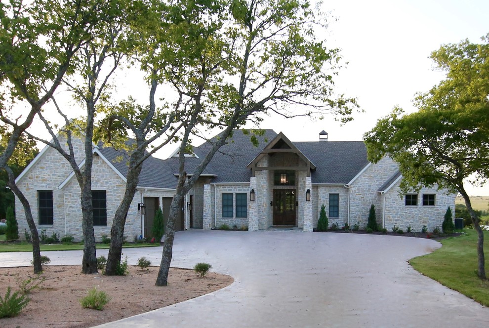 Muenster Ranch Traditional Exterior Dallas by Reynolds