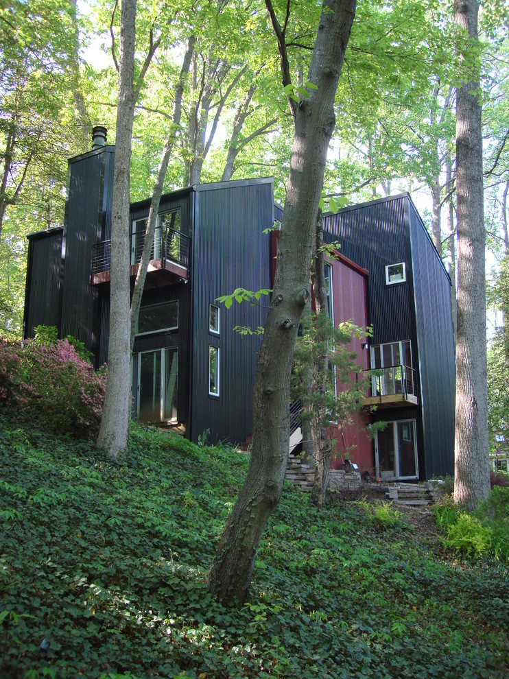 This is an example of a black contemporary house exterior in Baltimore.