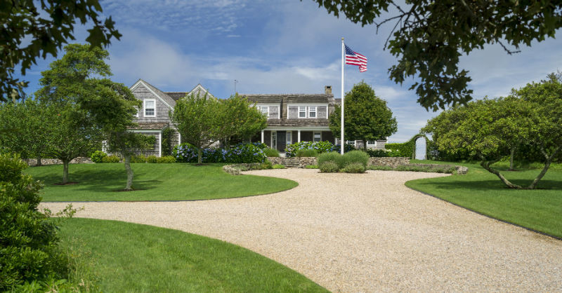 Example of a beach style exterior home design in New York