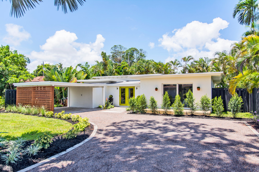 Einstöckiges Mid-Century Haus mit Flachdach in Miami