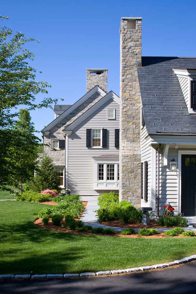 Design ideas for a classic house exterior in Boston.
