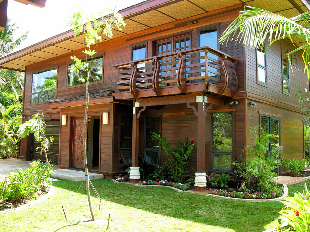 ハワイにあるアジアンスタイルのおしゃれな家の外観の写真