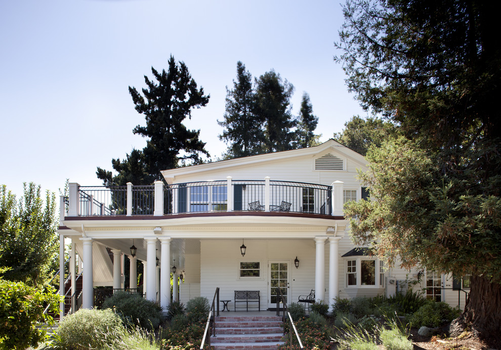 Example of a classic exterior home design in San Francisco