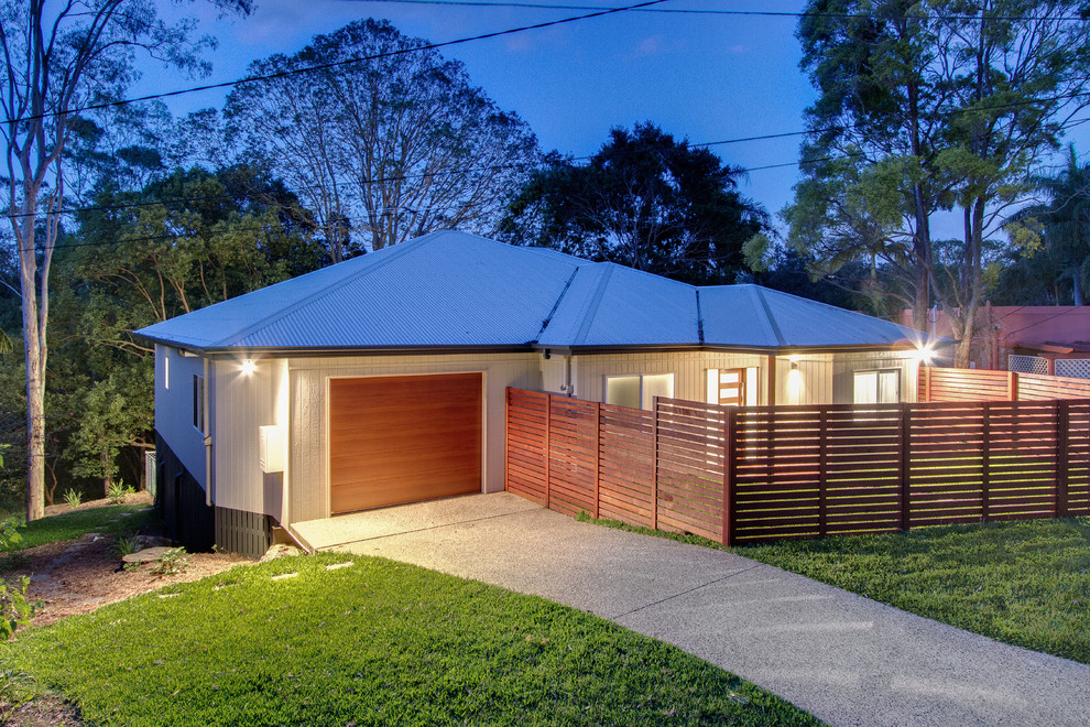 Inspiration for a contemporary exterior home remodel in Brisbane