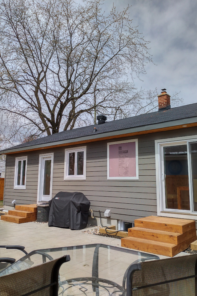 NEW JAMES HARDIE SIDING & WOOD SOFFITS ALTA VISTA, ON Traditional