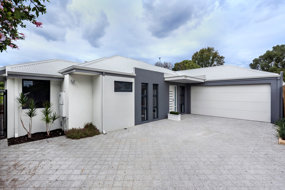 Einstöckiges Modernes Einfamilienhaus mit Backsteinfassade, grauer Fassadenfarbe, Walmdach und Blechdach in Perth