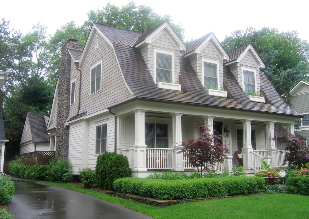 Traditional exterior home idea in Detroit
