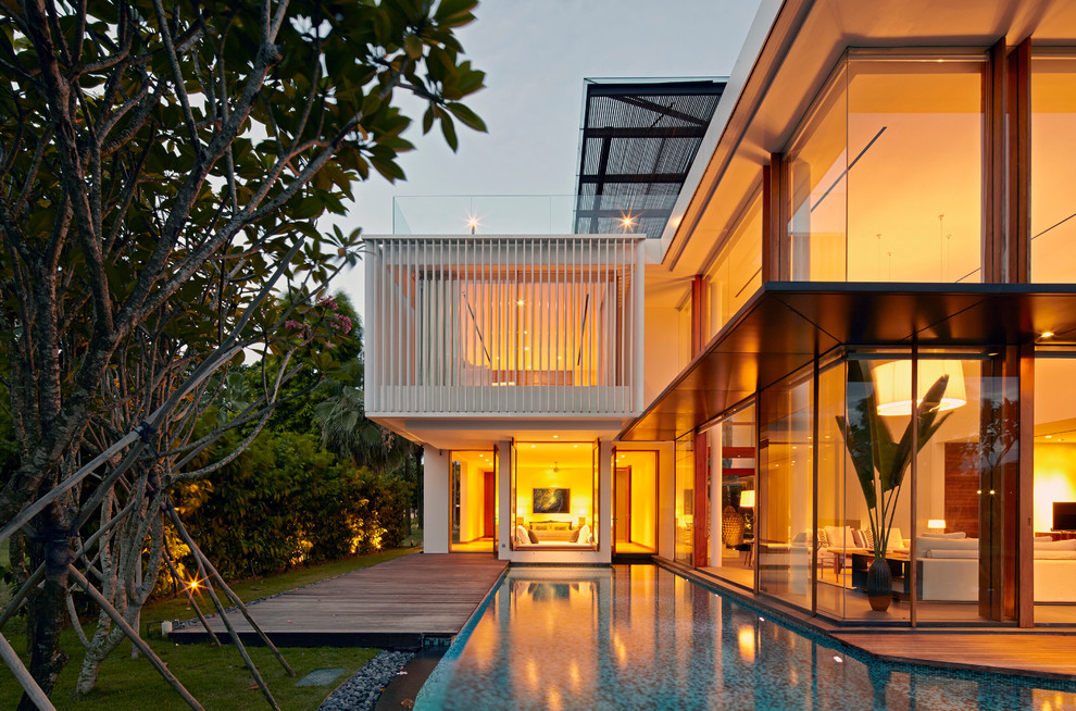 Inspiration for a house exterior in Singapore.