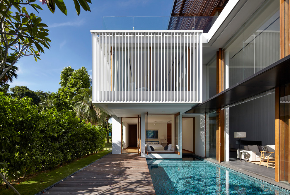 Contemporary flat roof idea in Singapore
