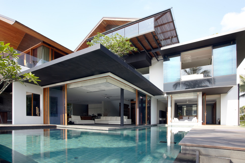 Inspiration for an exterior home remodel in Singapore