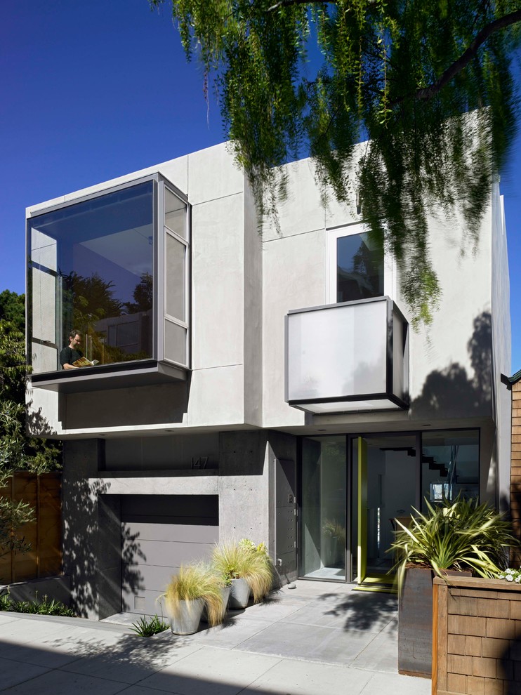 Zweistöckiges, Mittelgroßes Modernes Haus mit Betonfassade und Flachdach in San Francisco