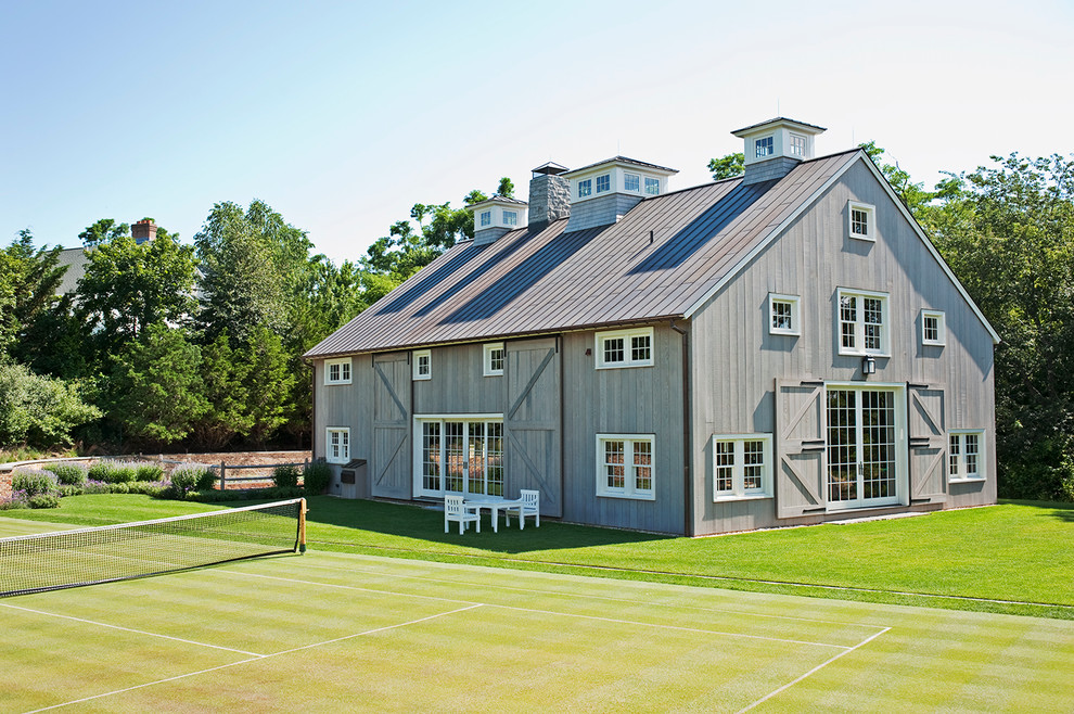 Large country house exterior in New York.