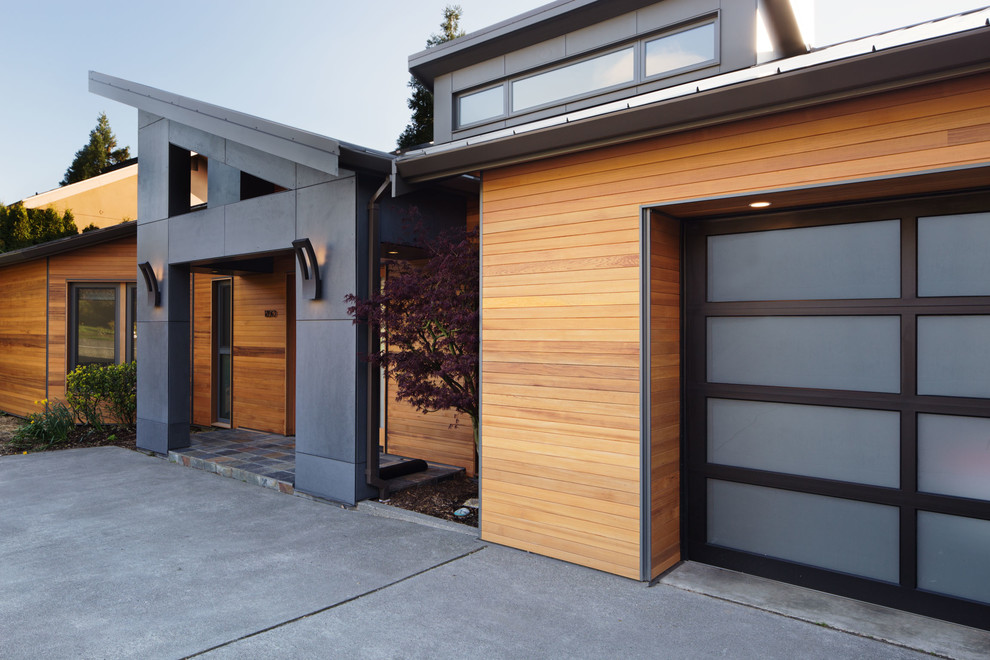 This is an example of a contemporary house exterior in Seattle.