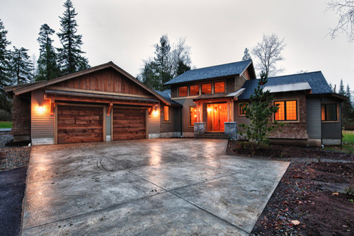 Design ideas for a rural house exterior in Seattle.