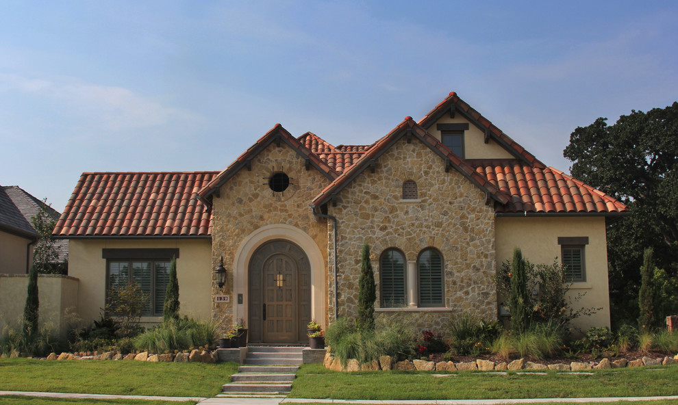 Photo of a house exterior in Dallas.